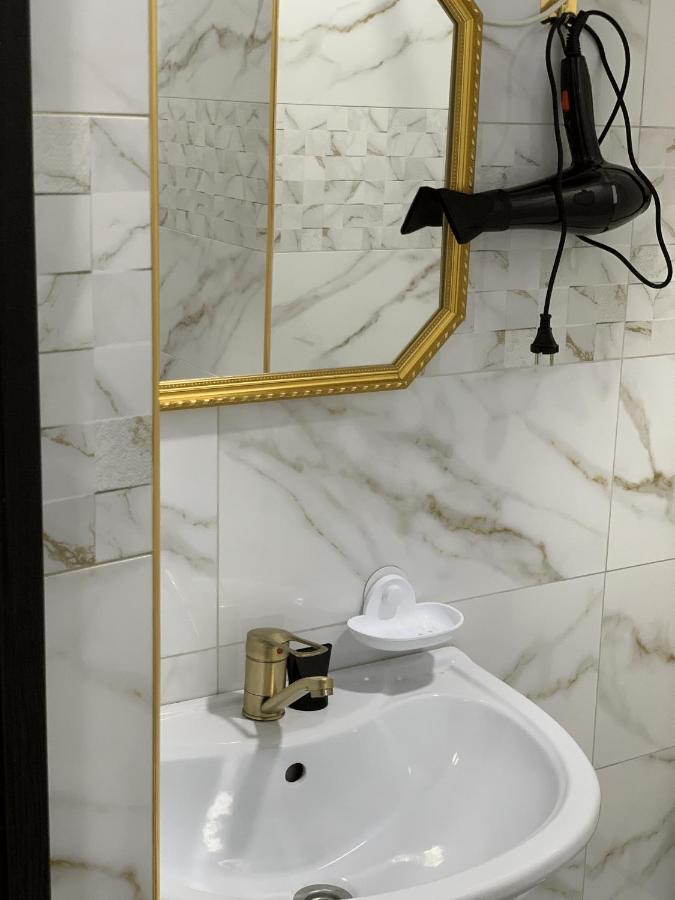 Adi Hotel Бішкек Екстер'єр фото