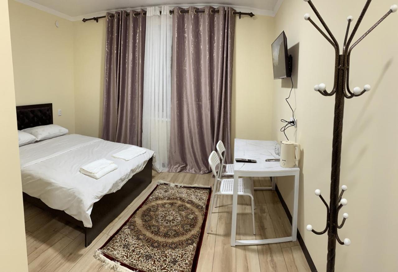Adi Hotel Бішкек Екстер'єр фото