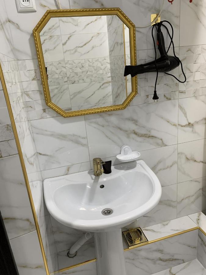 Adi Hotel Бішкек Екстер'єр фото